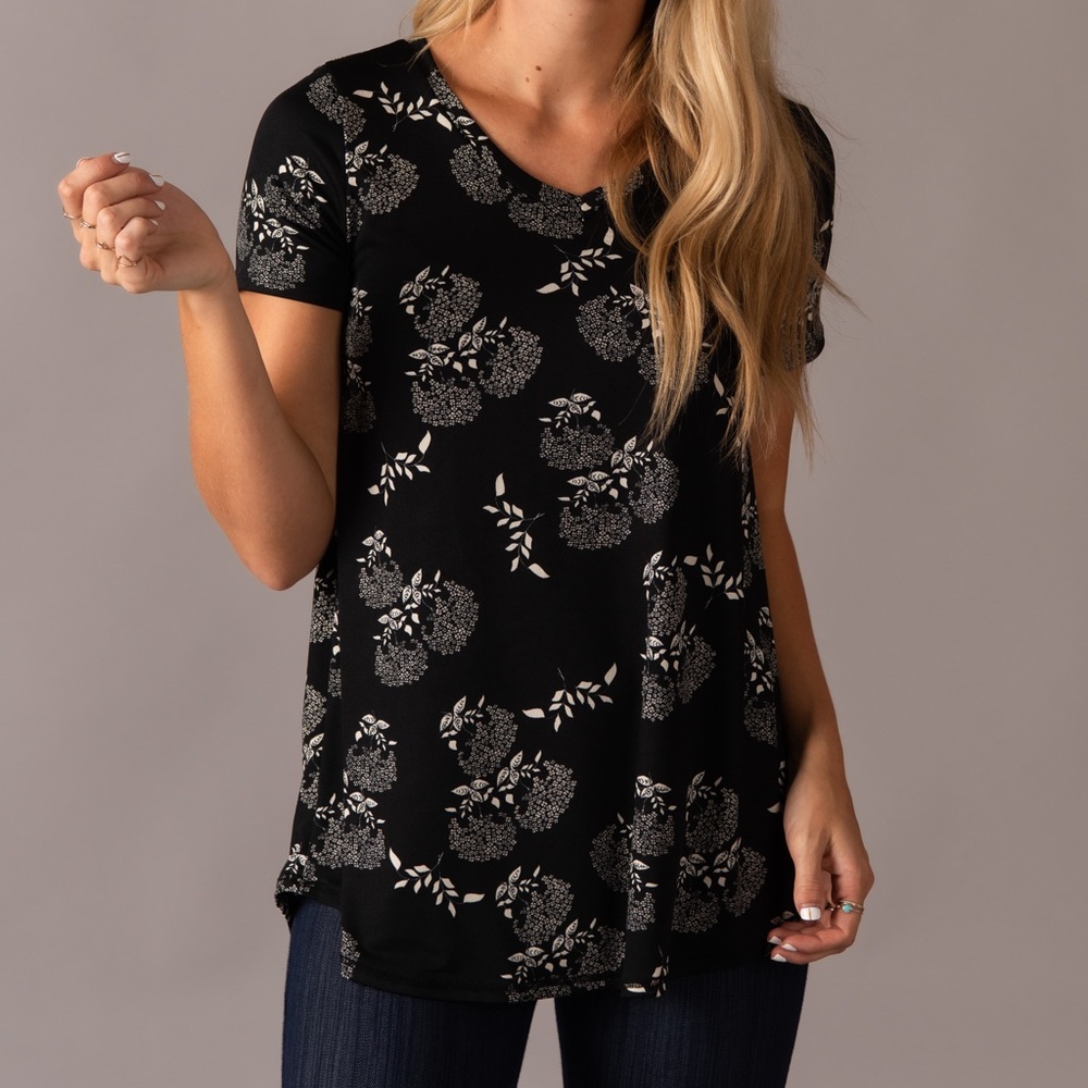 Agnes & Dora Everyday V Neck Tee